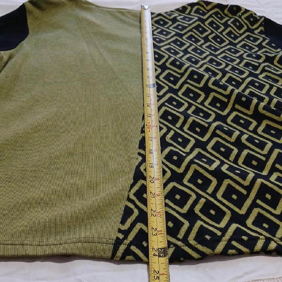 Parsley & Sage Black and Olive Diamond Top - Picture 6 of 7